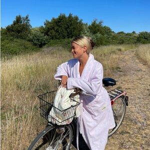 Djerf Avenue Summer Island Robe